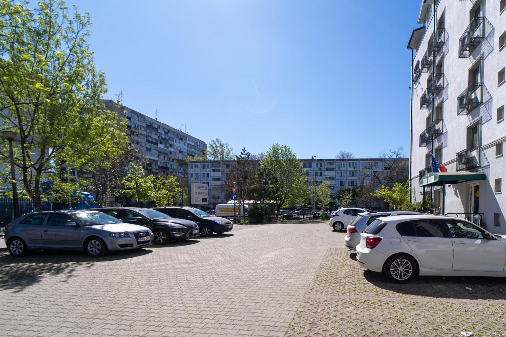 City Hotel Bucharest Exterior photo